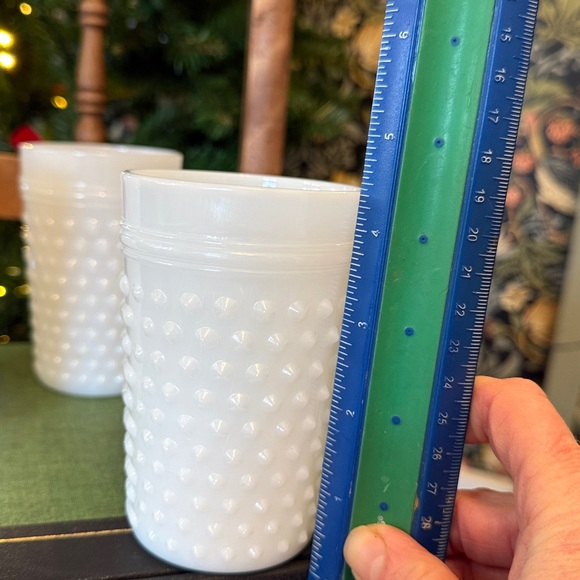 🎄1950’s Set of Four Anchor Hocking White Milk Glass Hobnail Glasses 4 1/2 inches - Picture 4 of 8